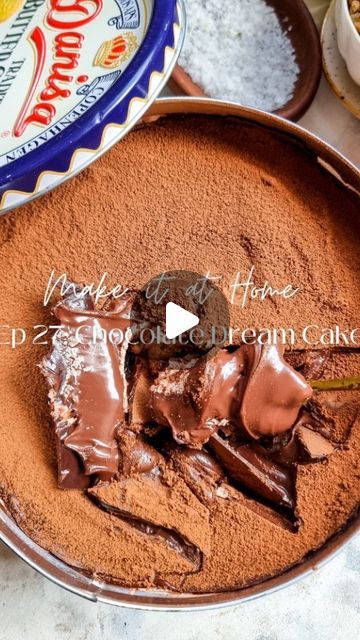 Dream Cake Recipe In Tin Can, Simple Chocolate Cake Decoration, Dream Cake Recipe, Chocolate Dream Cake, Easy Christmas Cake Recipe, Cake Recipes At Home, Chocolate Dreams, Christmas Cake Recipes, Chocolate Sponge