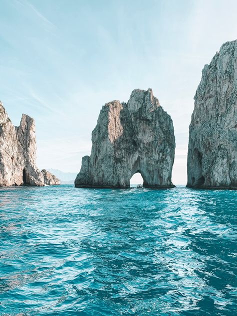 TRAVEL | LA REALIDAD DE LA ISLA DE CAPRI Capri Wallpaper, Casa Malaparte, Capri Italia, Italy Coast, Good Morning Sun, Italian Landscape, Italy Aesthetic, Visiting Greece, Amalfi Coast