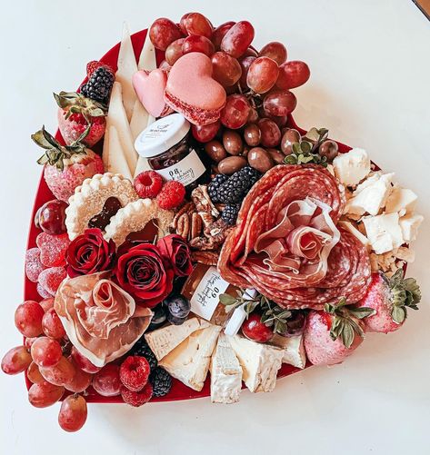 Valentine Grazing Boards, Valentines Grazing Board, Valentines Grazing Table, Valentines Charcuterie Board For Two, Galentines Charcuterie Board, Charcuterie Board Valentine’s Day, Valentines Charcuterie Box Ideas, Valentines Food Board, Romantic Charcuterie Board For Two