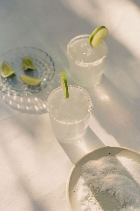 Margarita Drink Aesthetic, Margarita Cocktail Aesthetic, Aesthetic Margaritas, Lime Aesthetic, Margarita Aesthetic, Mexican Margarita, Margarita Drink, Easy Margarita, Fresh Tuna