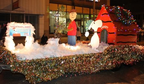 Night Time Christmas Parade Float Ideas, Christmas Present Parade Float, Christmas Movie Parade Float, Elf Christmas Float Ideas, Old Fashion Christmas Parade Float Ideas, Charlie Brown Christmas Float Ideas, Christmas Story Float Ideas, Charlie Brown Parade Float Ideas, Christmas Movie Themed Parade Floats