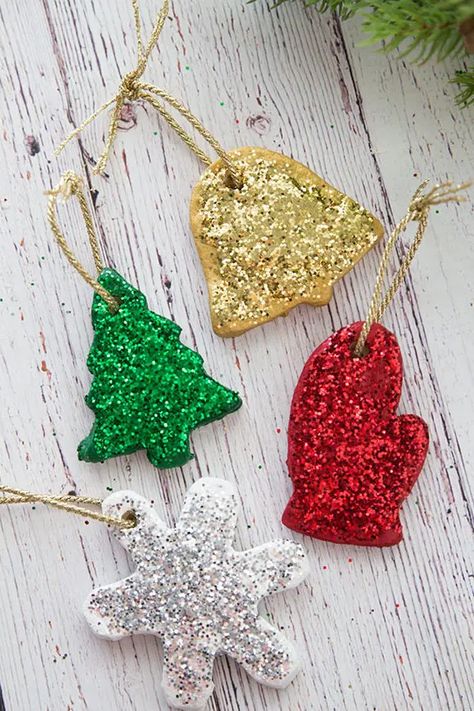 Salt Dough Christmas Ornaments, Handprint Ornaments, Dollar Store Christmas Crafts, Easy Christmas Ornaments, Salt Dough Ornaments, Dough Ornaments, Food Ornaments, Homemade Ornaments, Dollar Store Christmas