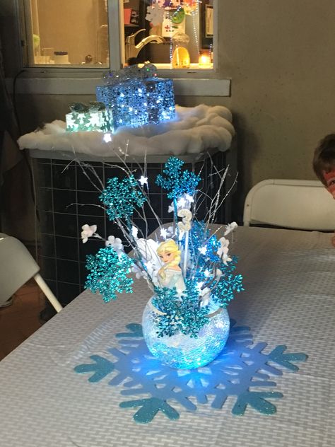 Winter Wonderland Frozen Centerpiece Frozen Party Centerpieces Diy, Elsa Centerpiece Ideas, Frozen Centerpiece Ideas Diy, Frozen Birthday Party Centerpieces, Frozen Table Centerpieces, Frozen Theme Centerpieces, Frozen Centerpiece Ideas, Frozen Birthday Centerpieces, Frozen Table Decorations