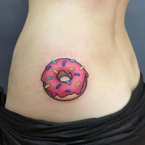 Donut Tattoo, Berlin Tattoo, Simpsons Tattoo, Pink Tattoo, Kawaii Tattoo, Pink Donuts, Goku Super, Cartoon Tattoos, Sweet Food