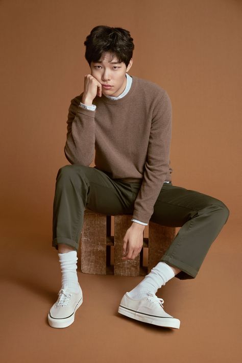 Ryu Jun Yeol WALLPAPER #wallpaper #lockscreen Men Earthy Fashion, Man In Hoodie Reference, Ryu Jun Yeol Wallpaper, Poses References Male, Men Pose Reference, Sweater Reference, Korean Men Fashion, Jun Yeol, Mode Poses