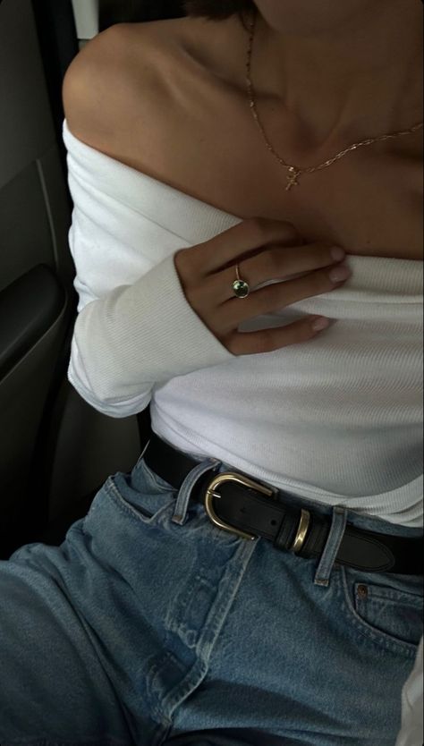 Outfit Details Aesthetic Instagram Story, Classic Basic Outfits, Of Shoulders Outfit, Black Belt Aesthetic, Off Shoulder Top Outfit, May Outfits, Belt Aesthetic, Long Sleeves Outfit, Women Y2k