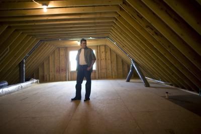 There are several ways to make an attic useable in a ranch home, no matter what you want to use it for. Garage Attic, Attic Office, Architecture Renovation, Attic Renovation Ideas, Attic Lighting, Attic Doors, Finished Attic, Attic Closet, Attic Window