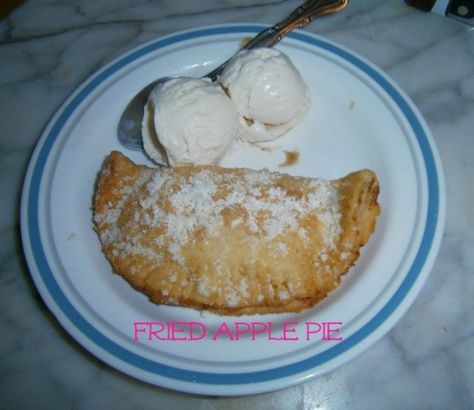 Mama's Recipe For Old Fashioned Fried Apple Pies: Step By Step Instructions And Photos | HubPages Fried Apple Pie, Fried Apple, Fried Apple Pies, Dressing Recipes Cornbread, Fried Pies, Apple Turnovers, Mama Recipe, Corn Cakes, Fried Apples