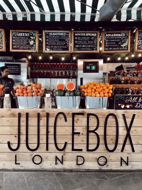 Juice And Salad Bar Design, Juice Display Ideas, Juice Bar Food Truck, Juice Counter Design, Juice Shop Ideas, Smoothie Shop Design, Small Juice Bar Design, Smoothie Bar Ideas, Modern Juice Bar