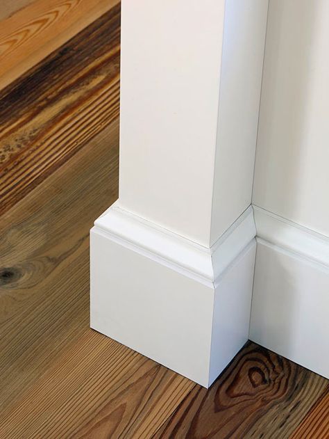 Bold baseboards are a hallmark of turn-of-the-century homes and command attention. They are the finishing touch to a beautiful floor. Create oversize baseboards with wide planks topped with base caps. By creating your own, you can choose the height for a custom look. Modern Farmhouse Baseboards, Farmhouse Baseboards, Cottage Window Treatments, Baseboard Styles, Baseboard Trim, Cottage Style Kitchen, Cottage Kitchens, Style Cottage, Wall Trim