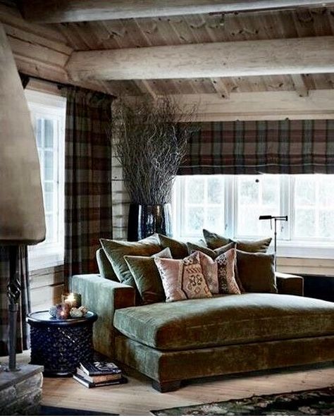 ∘⚜∘Rustic Log Homes∘⚜∘ - Pinterest: Crackpot Baby Charm Aesthetic, Plaid Curtains, Aesthetic House, House Modern, Design Room, Wooden House, A Living Room, Log Homes, Cabin Decor