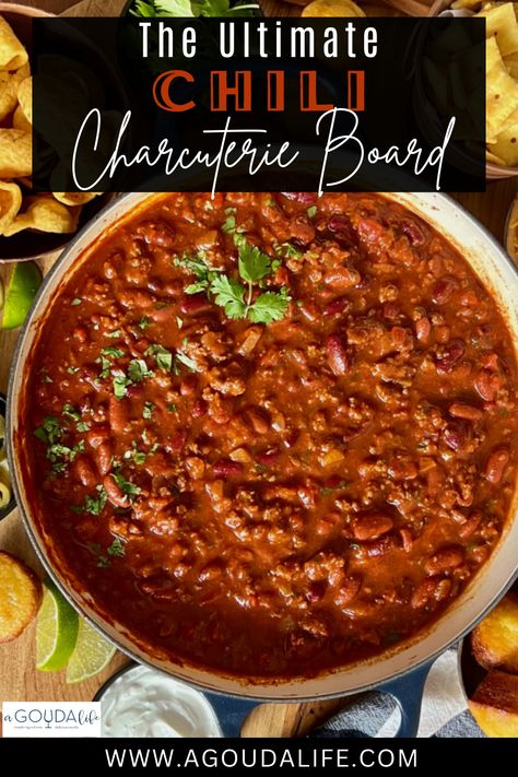 Family Chili Charcuterie Board, Charcuterie Board Chili, Chili Bar Party Fall Halloween, Chili Bar Party Winter, Chile Charcuterie Board, Chili Grazing Table, Chili Cook Off Decorations Ideas, Chilli Charcuterie Board Ideas, Chili Board Ideas Party