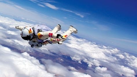 Fine wine vs gravity - The Drinks Business Felix Baumgartner, Sports Fashion Design, Marketing Case Study, Sky Diving, Sitting Bull, Sports Marketing, Hd Desktop, Adventure Sports, Skydiving