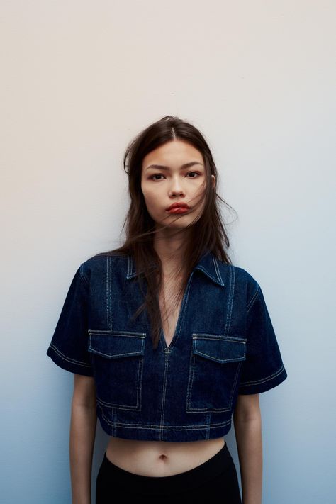 Z1975 CROPPED DENIM SHIRT Denim T Shirt, Linen Jackets, Shirt Blouses Tops, Cropped Shirt, Skirt Co Ord, Crop Blouse, Cropped Denim, Casual Style Outfits, Crop Shirt