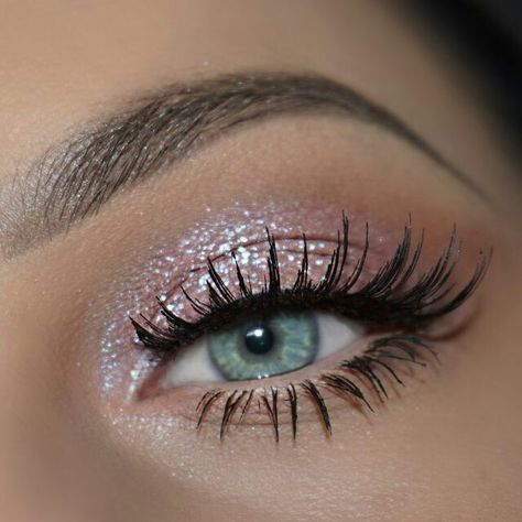 ❥ Pinterest: m_lennka Light Glittery Eye Makeup, Light Glitter Eye Makeup, Prom Makeup Light Pink, Light Pink Makeup Looks Prom, Light Pink Prom Makeup, Pink Glitter Eyeshadow Looks, New Years Makeup Ideas Glitter, Light Pink Glitter Makeup, Light Pink Eyeshadow Looks With Glitter