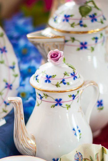 Herend Experts - Herend Fine china tea, coffee sets and dinnerware Ginori Porcelain, Hermes China Tea Sets, Herend Indian Basket, Herend China, Pink Dishes, Coffee Sets, Herend Figurines, Herend Chinese Bouquet, China Tea