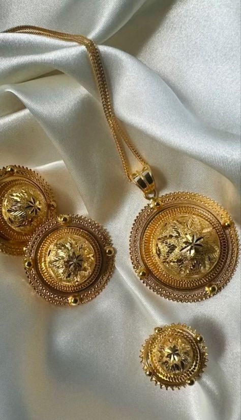 Habesha Gold, Habesha Jewelry, Eritrean Jewelry, Ethiopian Aesthetic, Eritrean Jewelry Gold, Eritrean Gold Jewelry, Eritrean Aesthetic, Ethiopia Jewelry, Ethiopian Earrings