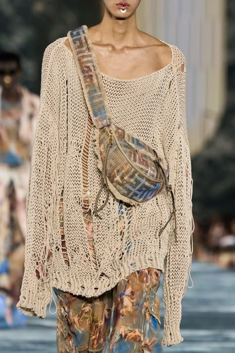 Balmain Spring 2023 Ready-to-Wear Collection | Vogue Knit Fashion Trends 2023, Knitwear 2023 Trends, Spring Summer 2023 Bag Trends, Boho Chic 2023, Knitwear Runway, Knit Fashion Runway, Balmain Spring 2023, Easy Crochet Patterns Free Beginners, Bag 2023 Trend