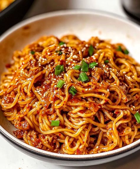 Spicy Korean Gochujang Noodles Korean Gochujang Noodles, Korean Pork Noodles, Gochujang Ramen Recipe, Creamy Gochujang Noodles, Gochujang Noodles Recipe, Gochujang Buttered Noodles, Gochujang Recipe Dishes, Spicy Noodle Recipes, Gochujang Beef