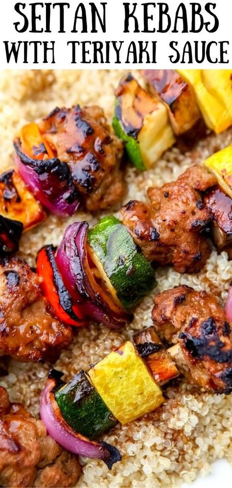 Seitan kebabs with veggies on a bed of quinoa. Vegan Kebab Recipes, Vegan Kabobs On The Grill, Vegan Bbq Ideas, Vegan Summer Meals, Vegan Kabobs, Make Seitan, Vegan Grill, Tofu Kebab, Vegan Kebab