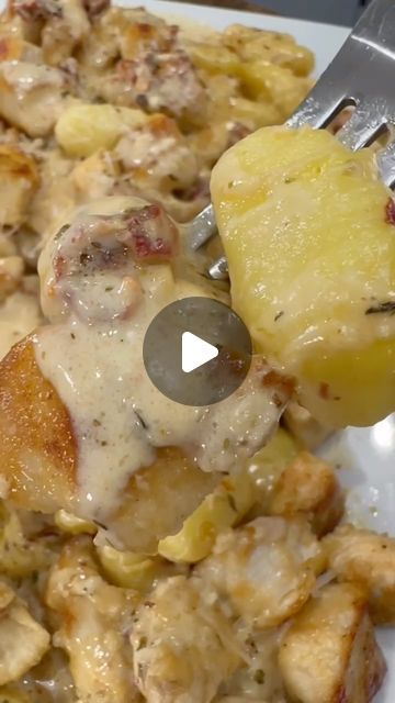 Luke Brown on Instagram: "Creamy Chicken and Gnocchi is a delicious one pan meal! 🔥  INGREDIENTS  2 large chicken breasts sliced into cubes  1/2 cup of flour  1/2 tsp each of salt, pepper, paprika, garlic powder  2 TBSP olive oil 2 TBSP butter 2 TBSP of minced garlic 1 cup of chicken broth 1 cup of heavy cream 1 cup of Parmesan cheese  1/2 tsp each of oregano, thyme, and red pepper flakes 1/3 cup of chopped sun dried tomatoes 1 pack of gnocchi   INSTRUCTIONS  Mix together flour, salt, pepper, garlic, and paprika. Dredge chicken breasts into the flour/seasoning mixture(salt,pepper,paprika,garlic powder).   In a skillet heat olive oil and butter on medium high heat. Cook chicken 4-5 minutes on each side until golden brown and it reaches 165 degrees. Take the chicken out of the skillet and p Skillet Chicken Recipes Easy, Chicken Gnocchi, Chicken Skillet Recipes, Skillet Dishes, Gnocchi Recipes, Easy Chicken Recipes, One Pot Meals, Chicken Dinner, How To Cook Chicken