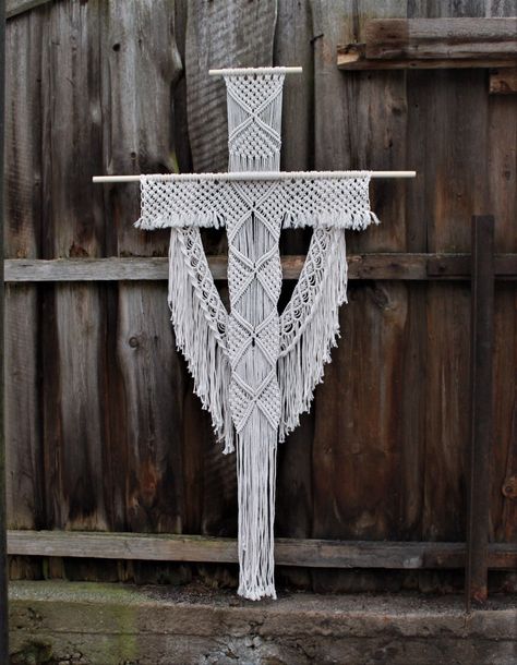 Pin On Macrame 14C Cross Macrame, Macrame Cross, Vintage Macrame Patterns, Macrame Headband, Art Macramé, Macrame Home, Pola Macrame, Macrame Wedding Backdrop, Bohemian Macrame