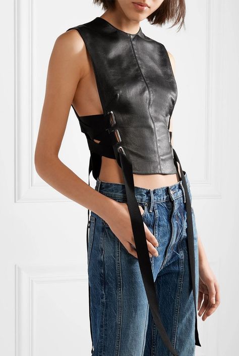 Mode Casual, Dark Fashion, Upcycle Clothes, Edgy Fashion, Leather Top, Net A Porter, Diy Fashion, Look Fashion, Leather Fashion