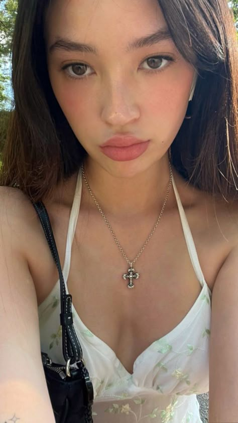 Holly Lim, Drawings For Boyfriend, Summer Makeup Looks, Western Girl, Island Girl, Iconic Photos, Tan Skin, Summer Makeup, Insta Photo Ideas