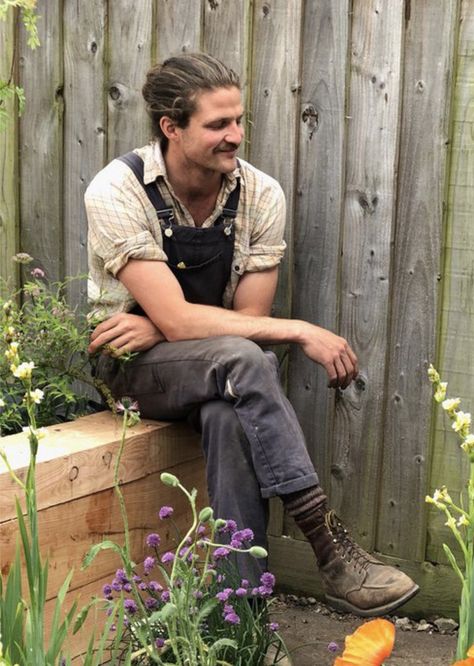 Cottagecore Mens Fashion Aesthetic, Hobbit Man Outfit, Hippy Aesthetic Outfit Men, Mens Gardening Outfit, Rustic Male Fashion, Cottagecore Aesthetic Men Fashion, Mens Farmer Fashion, Lumberjack Core Outfits, Modern Vintage Outfit Men