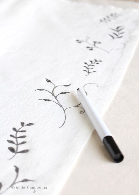 diy Flour sack towels                                                                                                                                                      More Flour Sack Crafts, Flour Sack Towels Crafts, Diy Flour, Kitchen Towels Diy, Dish Towel Crafts, Drop Cloth Projects, Flour Sacks, Tea Towels Diy, Funny Tea Towels