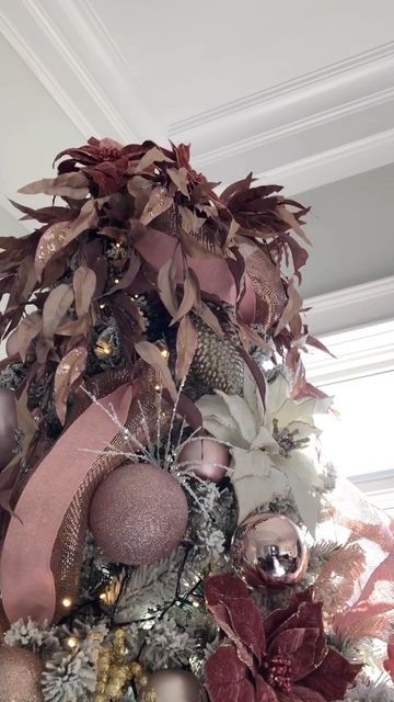 Holiday Decor Designer - Movie Set Designer - Interior Design on Instagram: "Flash back to 2020. #mauvetree #mauve #christmastablesetting #christmas #Christmasribbon #instagood #christmas2022 #dmvchristmasdecorations #christmasdecor #luxurychristmasdecorations #luxurychristmasdecor #atlchristmasdecor #christmasinspiration #christmasinspo #christmasdesignermarket #christmastreeideas #christmastree #holidayjoy #holidaytree #christmasinspiration #christmasdesign #instagramreels #viralreels #chr Mauve Christmas Tree Decorations, Mauve Christmas Decor, Mauve Christmas Tree, Mauve Christmas, Luxury Christmas Decor, Movie Set, Designer Interior, Luxury Christmas, Back To