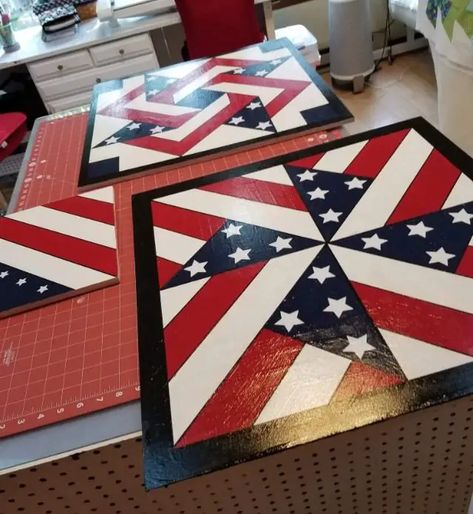 Patriotic Barn Quilts, Painted Quilt Blocks, Free Barn Quilt Patterns, Diy Barn Quilt, Easy Quilting Projects, Flooring Colors, Quilt Board, Easy Quilting, Sunflower Quilts