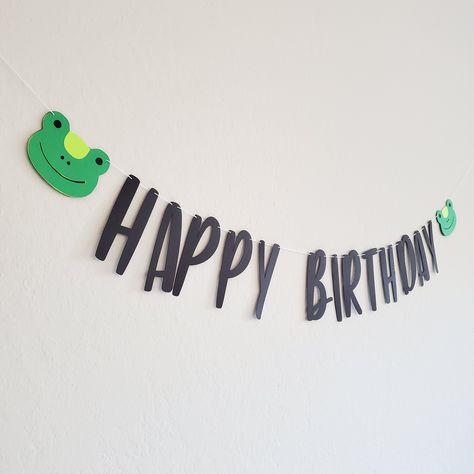 Frog Birthday Decorations, Frog Birthday Party Decorations, Crazy Frog Birthday Party, Frog Birthday Games, Frog Party Decorations, Frog Decorations, Happy Birthday Will, Lettering Happy Birthday, Birthday Frog