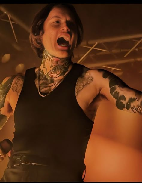 Noah Sebastian Wolf Cut, Tatto Boys, Bad Omens Noah Sebastian, Ben Bruce, Bad Omens Noah, Music Is My Therapy, Rock Boys, Noah Sebastian, The Sinner