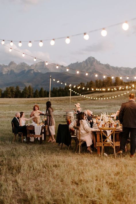 Backyard Wedding Mountains, Backyard Colorado Wedding, Mountain Dinner Party, Wedding Aesthetic Nature, Wedding Ideas In The Mountains, Small Intimate Farm Wedding, Outdoor Wedding Without A Tent, Small Wedding In Nature, Micro Wedding Montana