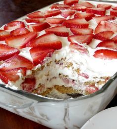 تشيز كيك بالفراولة, Strawberry Icebox Cake, Baked Strawberries, Strawberry Cream Cheese, Icebox Cake, Strawberry Cream, Monkey Bread, Strawberry Desserts, Strawberry Recipes