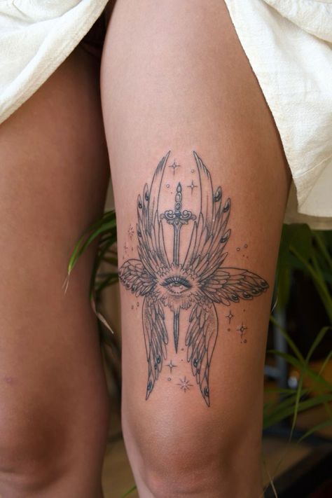 Tattoo Biblical Angel, Seriphum Tattoo, Biblically Accurate Angels Tattoo, Cool Angel Tattoos, Thigh Knee Tattoos Women, Biblically Accurate Tattoo, Biblical Angels Tattoo, Seraphim Back Tattoo, Biblical Accurate Angel Tattoo