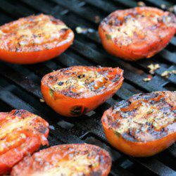 Grilled Tomatoes Grilling Potatoes, Tomato Side Dishes, Cooking Vegetables, Tomatoes Recipe, Baked Tomatoes, Grilled Tomatoes, Summer Side Dishes, On The Grill, Cooked Vegetables