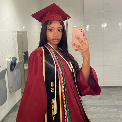 Red Hair Graduation Pictures, Grad Cap With Braids, Braids Graduation Cap, Red Graduation Gown, Red Graduation Cap, Graduation Gown And Cap, Pink Graduation Party, High School Graduation Pictures, Cap And Gown Pictures