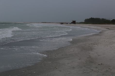 Lido Beach ona particularly gloomy day. https://www.instagram.com/rewindfate #lido #lidobeach #gloom #gloomy #beach #beaches #lido #fog #foggy #fl #florida #usa #travel #tgys #rewindfate #kevinscottspencer #kevinspencer #photographer Misty Beach Aesthetic, Foggy Coastal Town, Foggy Coast, Stormy Beach Aesthetic, Gloomy Beach Aesthetic, Gloomy Beach, Foggy Beach, Lido Beach, Ocean Shores