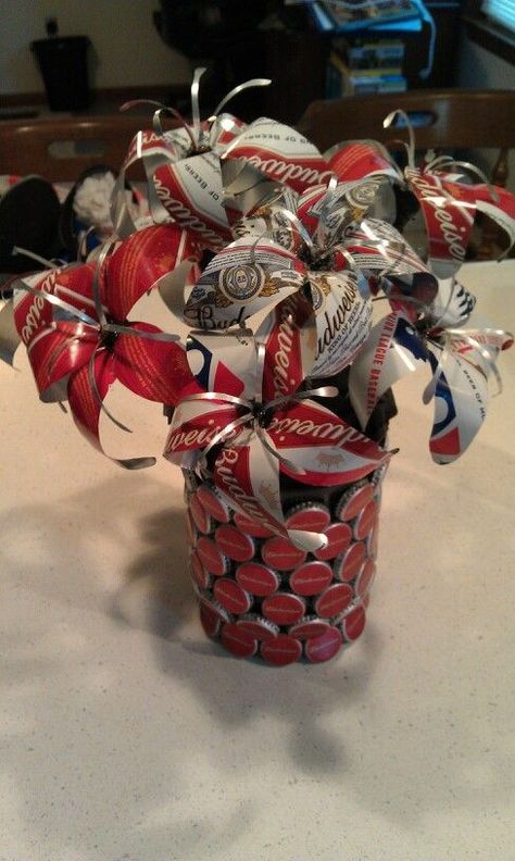 Beer Can Flowers, Can Recycle Ideas Diy Crafts, Beer Can Recycle Ideas, Can Ideas Aluminum, Pepsi Can Crafts, Crafts To Do With Soda Cans, Beer Can Decor, Soda Can Painting Ideas, Beer Can Bouquet