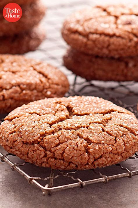 Bakery Style Ginger Molasses Cookies, Giant Molasses Cookies Taste Of Home, Giant Ginger Cookies, Giant Cookies Recipes, Amish Molasses Cookies, Giant Molasses Cookies, Easy Pecan Desserts, Soft Molasses Cookie Recipe, Pecan Desserts Easy