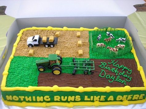 John Deere Cake on Cake Central Tractor Birthday Cakes, John Deere Cake, John Deere Birthday Party, Farm Birthday Cakes, 4de Verjaardag, John Deere Birthday, Tractor Cake, Tractor Birthday Party, Farm Cake