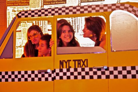 Taxi Photo Opp would be super cute! New York Theme Party Decorations Diy, Time Square Theme Party, Around The World Prom Theme, New York Theme Party, My Super Sweet 16, Broadway Theme, School Dance Ideas, Broadway Party, Nyc Party