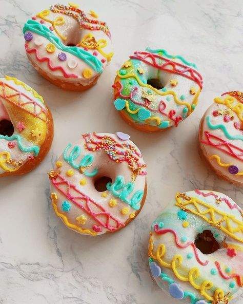 Easter Donuts Decoration, Easter Doughnut Ideas, Easter Mini Donuts Ideas, Spring Donut Ideas, Easter Donuts Ideas, Donuts Decorating Ideas, Donut Designs Ideas, Doughnut Ideas, Easter Pastry