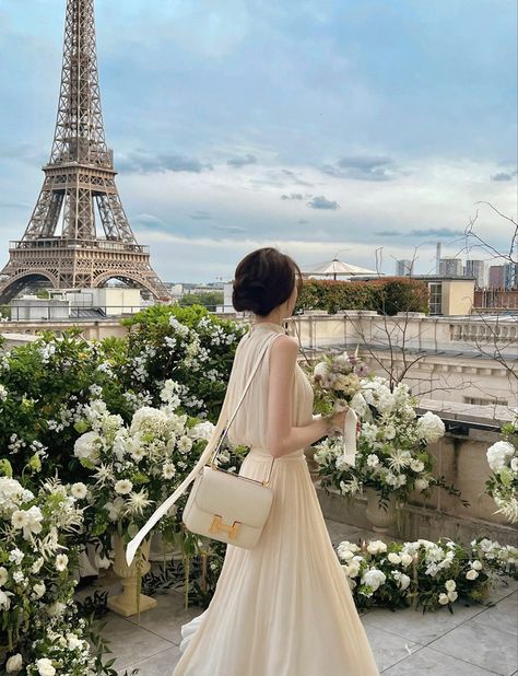 Rich Korean Aesthetic, Rich Asian Girl, Dress Princess Aesthetic, Rich Asian Aesthetic, Modern Princess Aesthetic, Ne Hwa, Rich Girl Outfits, Tracking Expenses, Hair Inspiration Long