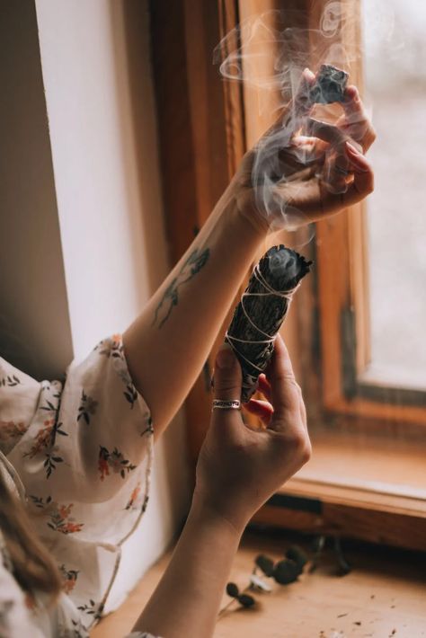 Hands of Woman Burning Palo Santo Wood · Free Stock Photo Spiritual Website, Summer Solstice Ritual, Growing Sage, Palo Santo Wood, Burning Sage, Energy Cleanse, Indigenous Culture, Smudge Sticks, Free Pictures