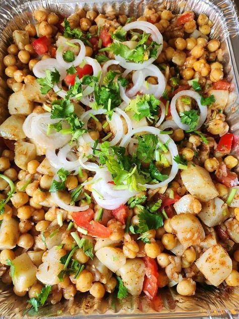 #chana#chanachat#alo ki chat Fries Business, Chana Chat, Indian Food Photography, Fun Winter Crafts, Time Saver, Food Snapchat, Indian Food, Indian Food Recipes, Ramadan