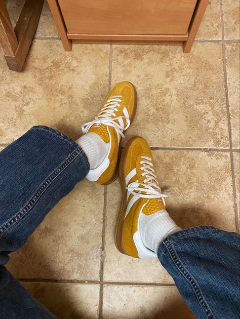 Yellow Sneakers Outfit, Vivienne Westwood Shoes, Colorful Sneakers, Yellow Sneakers, Spring Sneakers, Hand Embroidery Videos, Street Style Outfits Men, Aesthetic Shoes, Adidas Shop