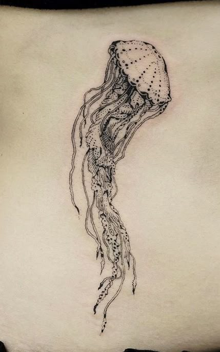 Jellyfish Tattoo Jellyfish Collarbone Tattoo, Jellyfish Tattoo Realistic, Jellyfish Knee Tattoo, Abstract Jellyfish Tattoo, Jellyfish Tattoo Men, Jellyfish Back Tattoo, Moon Jellyfish Tattoo, Trend Tattoos, Shin Tattoos